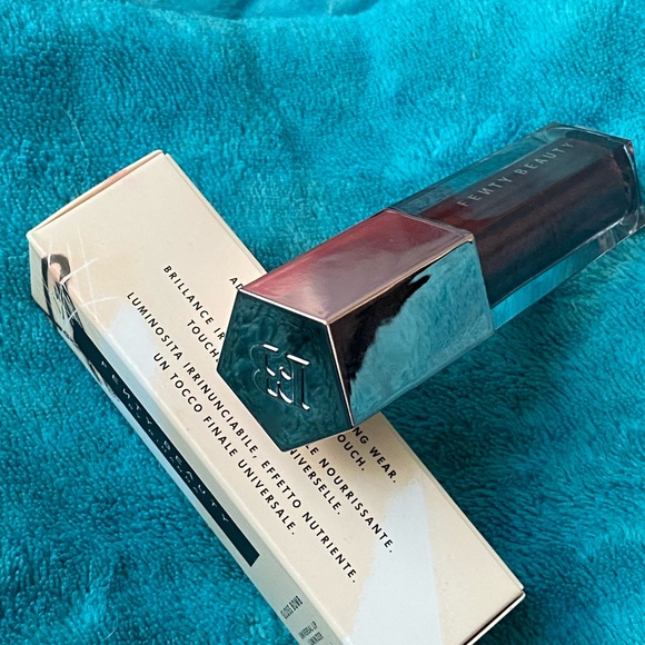 Fenty Beauty Gloss Bomb - Hot Chocolit - Picture 10 of 13